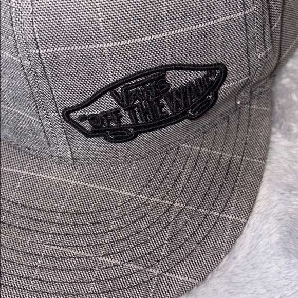 Vans Off The Wall Gray Plaid Flexfit Hat with Black Logo Patch size S-M L. New - Picture 2 of 8